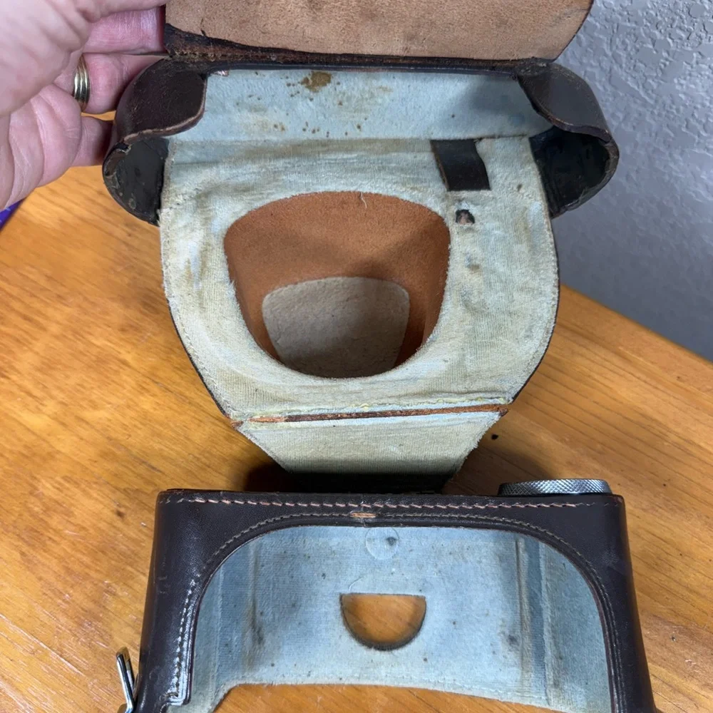 Leica Brown Leather Camera Bag Compact‎ Design